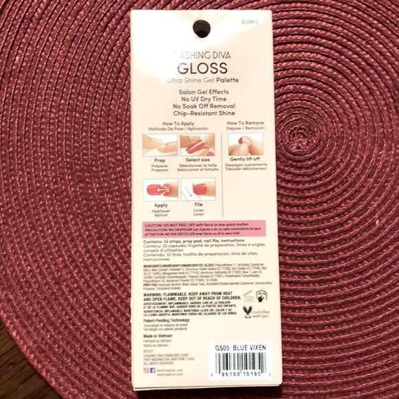 Dashing Diva Gloss Ultra Shine Gel Palette Nail Strips 32 Strips & Nail File - Picture 4 of 5